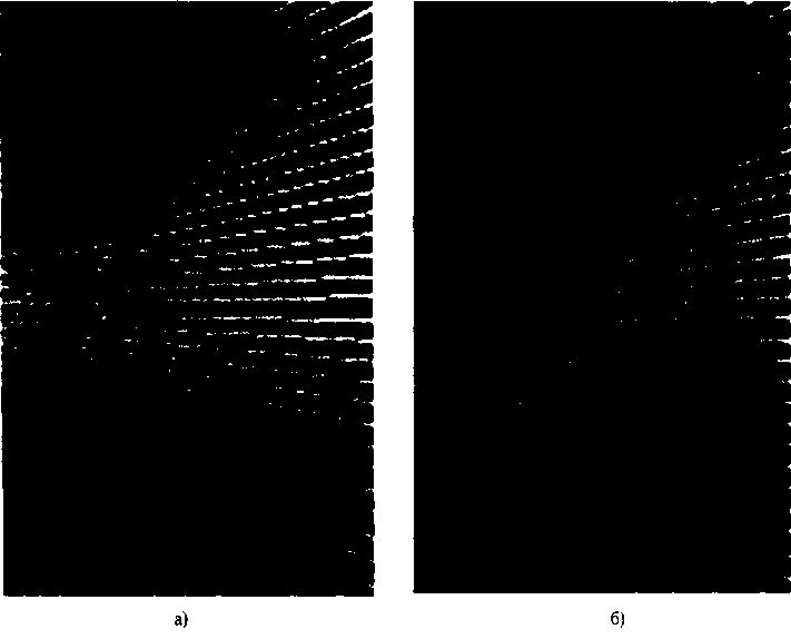 Зубцеобразные линии (панель а), изображенные с помощью системы Merlin 9200, сглаживаются (панель б) с помощью метода устранения контурных неровностей, который называется фазировкой пикселей. Этот метод состоит в увеличении количества точек, адресация которых возможна в данной системе, от 768 на 576 до 3072 на 2304 (перепечатано с разрешения Peritek Corp.)